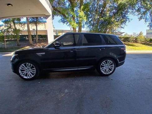 Used 2017 Land Rover Range Rover Sport HSE image 3