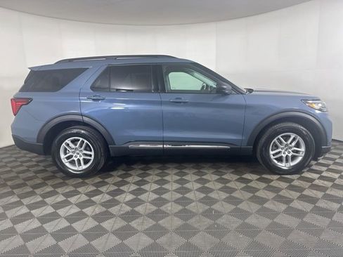 Certified 2025 Ford Explorer Active AWD/4WD image 2