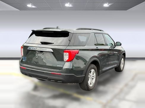 Used 2023 Ford Explorer XLT AWD/4WD image 6