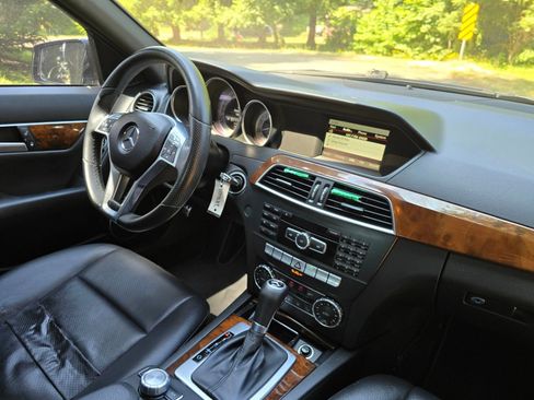 Used 2013 Mercedes-Benz C 300 4MATIC Sedan image 11