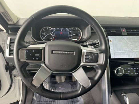 Used 2023 Land Rover Discovery S image 12
