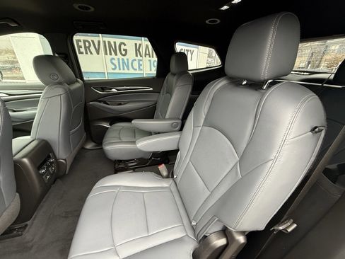 Used 2022 Buick Enclave Premium image 29