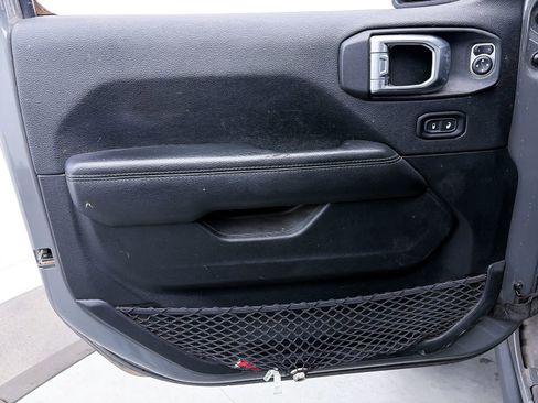 Used 2020 Jeep Wrangler Unlimited Sahara AWD/4WD image 11