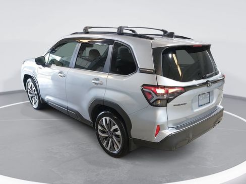 Certified 2025 Subaru Forester Touring AWD/4WD image 7
