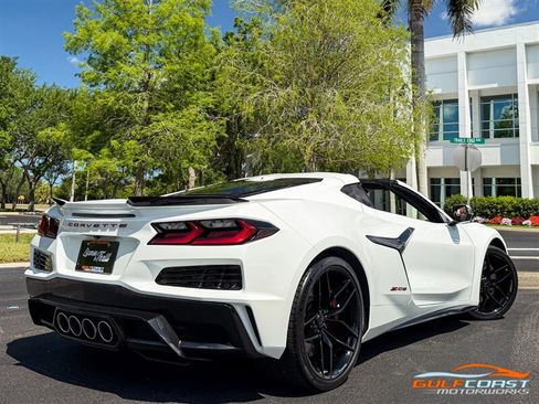Used 2025 Chevrolet Corvette Z06 RWD image 61