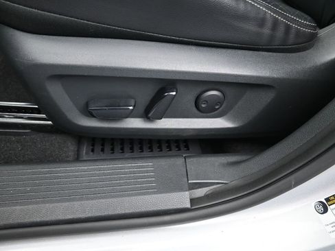 Used 2021 Nissan Rogue SL w/ Premium Package image 11