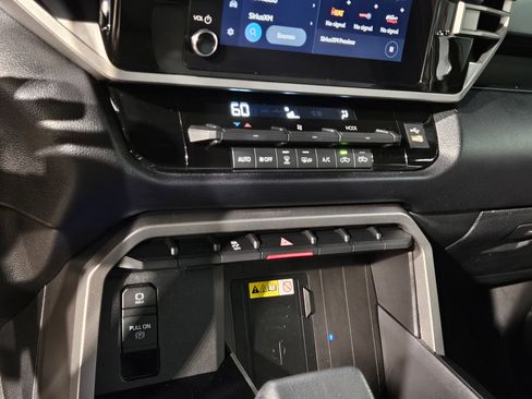 Used 2025 Toyota Tundra SR5 AWD/4WD image 30