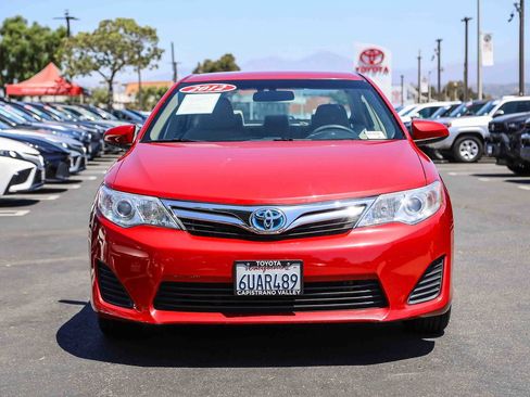 Used 2012 Toyota Camry LE FWD image 2