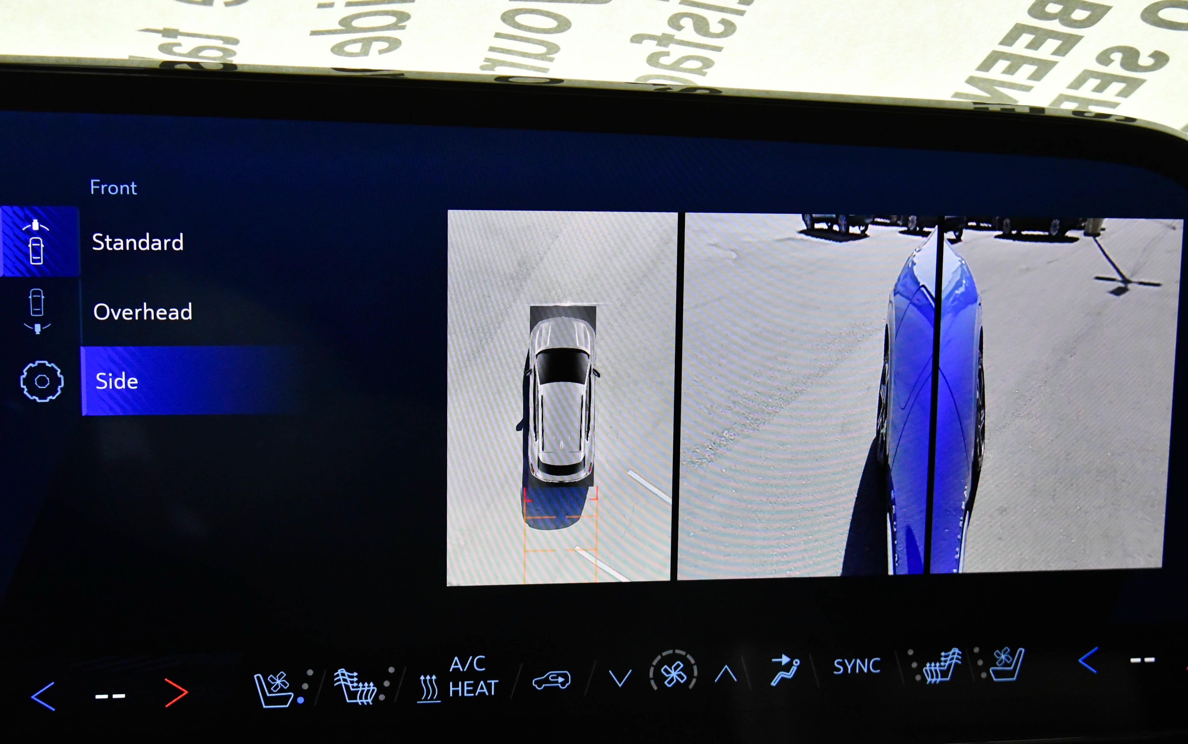 Used 2024 Chevrolet Equinox EV LT FWD image 25