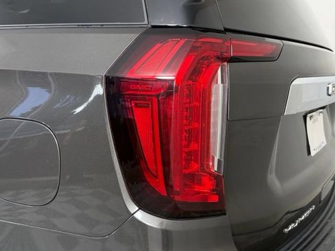 Used 2021 GMC Yukon SLT w/ SLT Premium Package RWD image 9