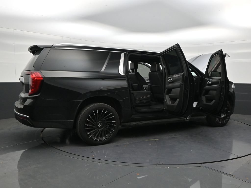 Used 2023 GMC Yukon XL SLT w/ SLT Luxury Package RWD image 28