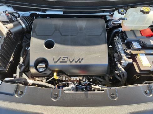 Certified 2023 Chevrolet Traverse LT w/ Rear Camera Mirror Package image 31