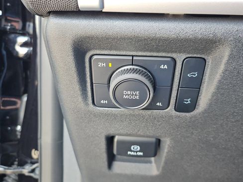 Used 2025 Ford Expedition Max Active image 17