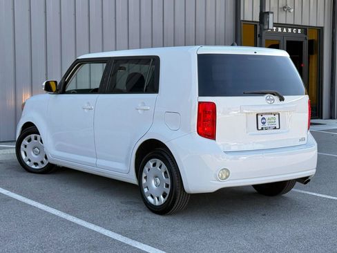 Used 2009 Scion xB FWD image 7