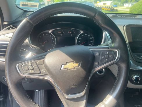 Used 2020 Chevrolet Equinox Premier w/ LPO, Floor Liner Package FWD image 13