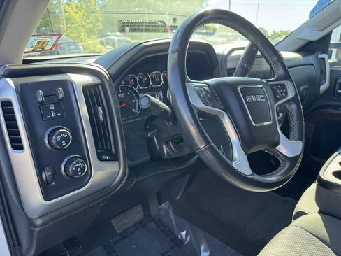 Used 2018 GMC Sierra 1500 SLE w/ SLE Value Package AWD/4WD image 11