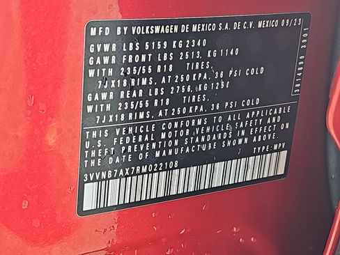 Used 2024 Volkswagen Tiguan SE w/ Panoramic Sunroof Package image 41