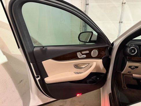 Used 2023 Mercedes-Benz E 350 4MATIC Sedan image 9