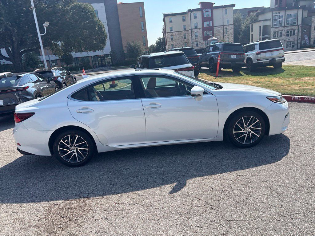 Used 2016 Lexus ES 350 w/ Luxury Package w/Wood Trim FWD image 6