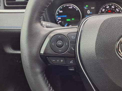 Used 2022 Toyota RAV4 SE image 16