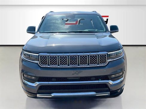 Used 2023 Jeep Grand Wagoneer 4WD image 2