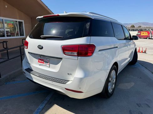 Used 2016 Kia Sedona EX FWD image 3