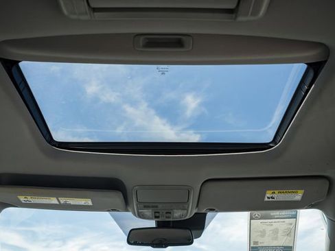 Used 2017 Honda Pilot Touring image 33