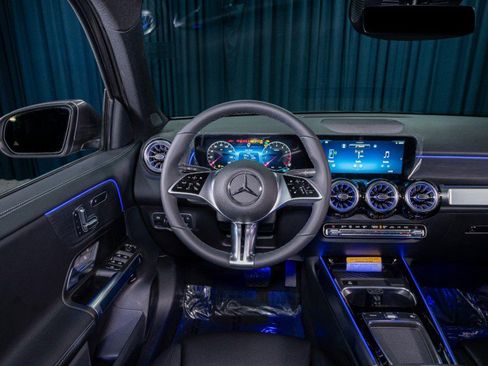 New 2026 Mercedes-Benz GLB 250 4MATIC image 16