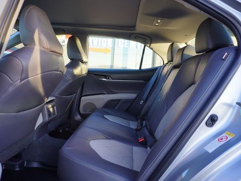 Used 2019 Toyota Camry XLE image 26