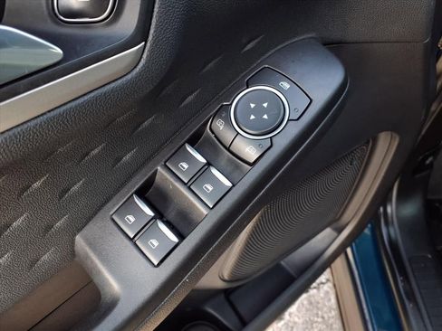 Used 2020 Ford Escape SE image 20