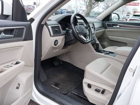 Used 2021 Volkswagen Atlas SE w/ Panoramic Sunroof Package image 12