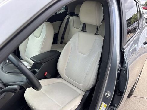 Used 2023 Buick Encore GX Preferred w/ Cold Weather Comfort Package FWD image 18