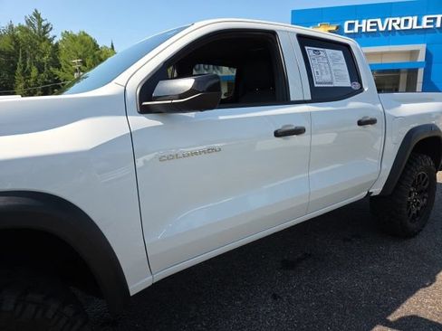 Used 2024 Chevrolet Colorado Trail Boss w/ Technology Package AWD/4WD image 35