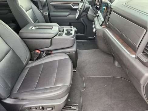 Used 2025 GMC Sierra 1500 SLT image 13