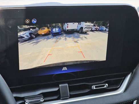 Used 2026 Chevrolet Equinox LT FWD image 21