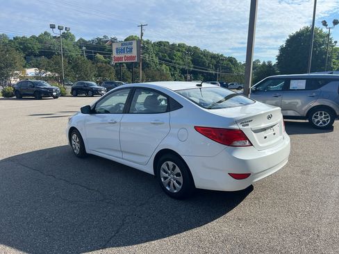 Used 2016 Hyundai Accent SE FWD image 6