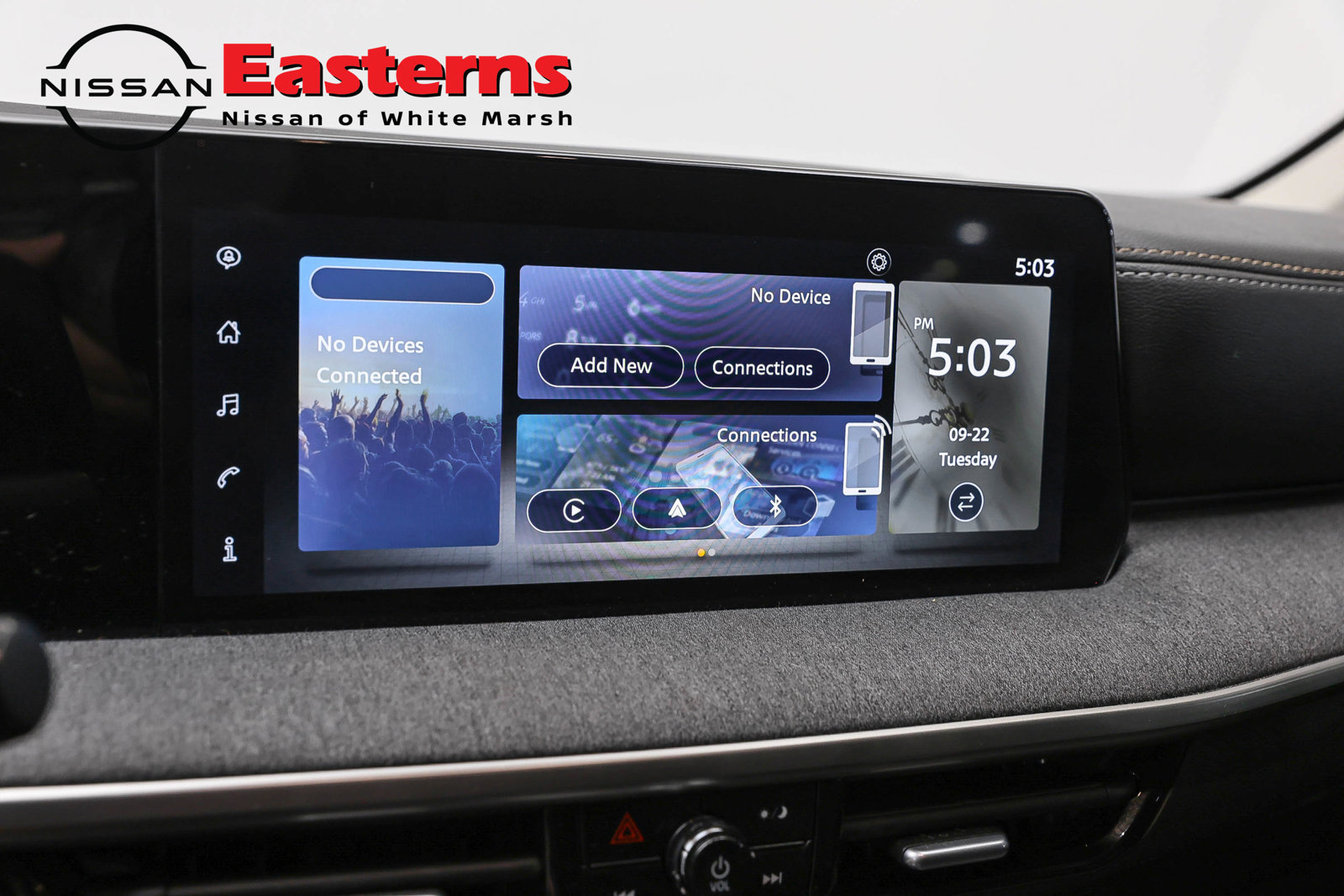 Used 2025 Nissan Kicks SV FWD image 18