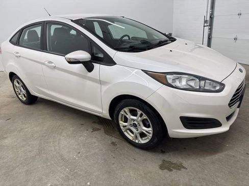 Used 2016 Ford Fiesta SE image 3