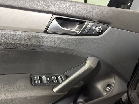 Used 2014 Volkswagen Passat TDI SE FWD image 10