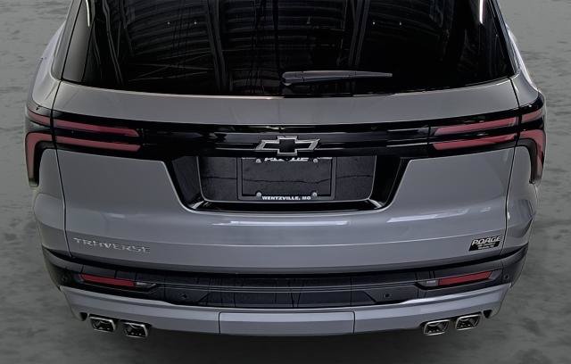 New 2027 Chevrolet Traverse LT w/ Sun and Wheel Package FWD image 12