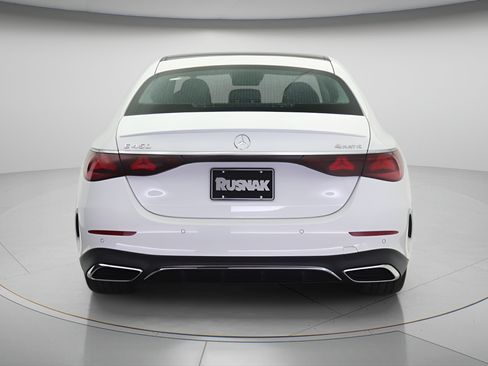 New 2026 Mercedes-Benz E 450 4MATIC Sedan image 4
