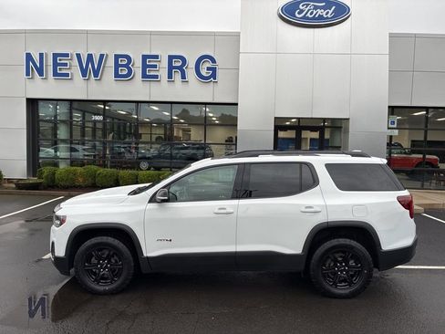 Used 2023 GMC Acadia AT4 image 4