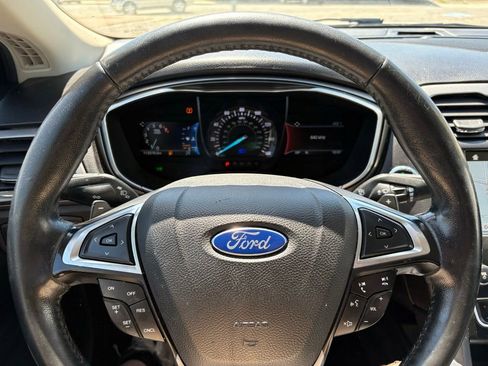 Used 2017 Ford Fusion SE w/ Fusion SE Technology Package FWD image 27