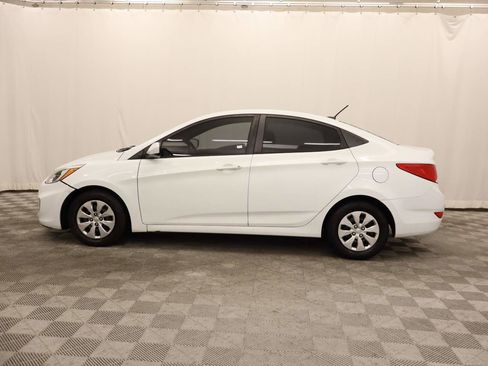 Used 2015 Hyundai Accent GLS FWD image 2