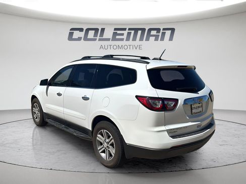 Used 2017 Chevrolet Traverse LT AWD/4WD image 3