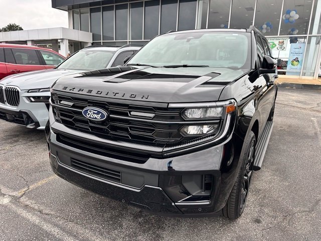 Used 2027 Ford Expedition Platinum w/ Stealth Performance Package AWD/4WD image 6