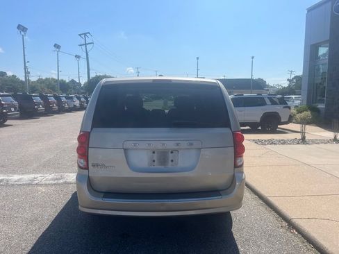 Used 2013 Dodge Grand Caravan SE FWD image 5