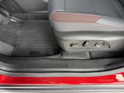 Used 2025 Chevrolet Equinox RS w/ Safety and Technology Package FWD image 14
