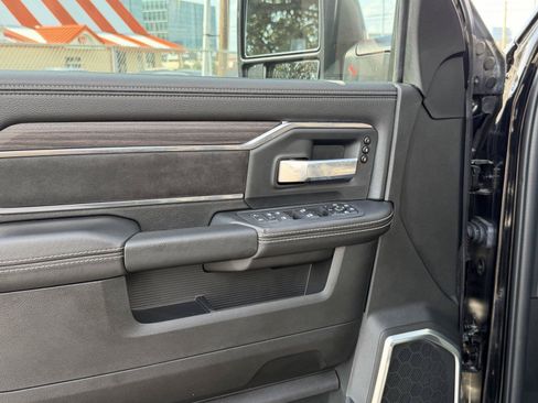 Used 2025 RAM 2500 Laramie AWD/4WD image 13
