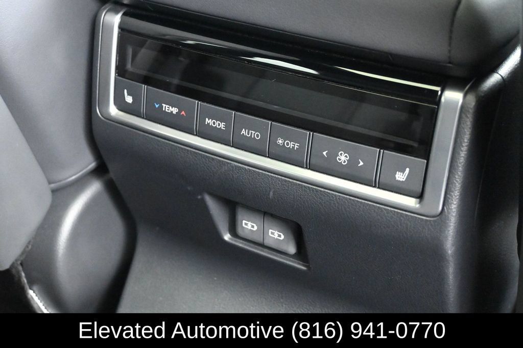 Used 2025 Lexus GX 550 w/ Accessory Package (2T) AWD/4WD image 11